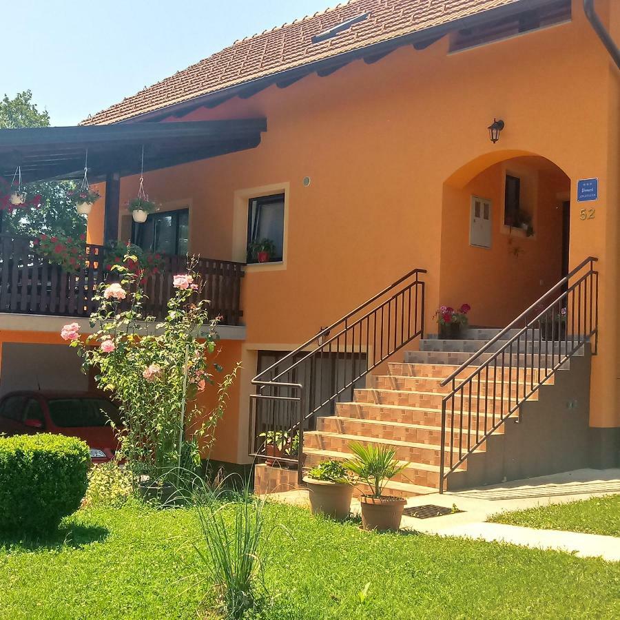 Apartment Petrovic Slunj Esterno foto